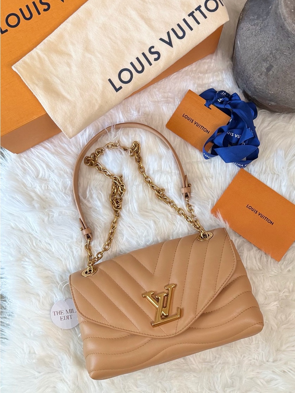 LOUIS VUITTON CALFSKIN LV NEW WAVE CHAIN BAG